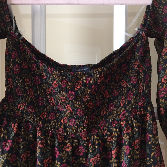 American Eagle Off-the-shoulder Floral Top - Picture 2 of 5